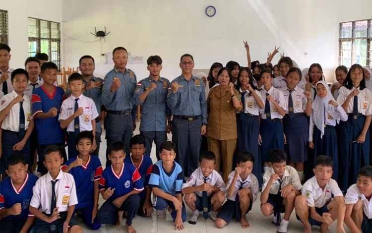 Satpol PP Sosialisasi Pencegahan Kenakalan Remaja di SMPN 2 Kapuas Hilir