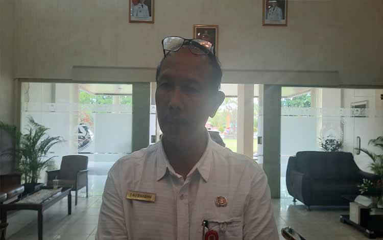 Asisten I Setda Kobar Tengku Alisyahbana. (Foto : DANANG)
