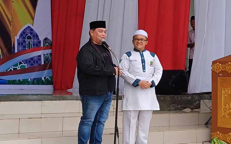 Bupati Kotim: Anak Berprestasi Bidang Keagamaan Jadi Prioritas Penerima Beasiswa Gerbang Mentaya