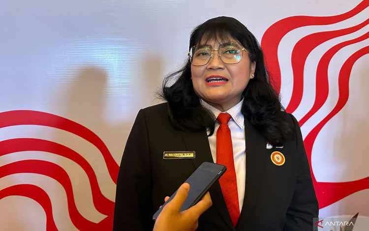 Wakil Kepala Badan Pembinaan Ideologi Pancasila (BPIP) Rima Agristina saat memberikan keterangan pers di kawasan Kelapa Gading, Jakarta, Selasa (6/8/2024). (ANTARA/Rio Feisal)