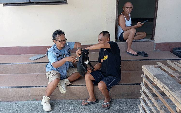 Penyintas Rabies yang Telah Memvaksin Ribuan Hewan Penular Rabies
