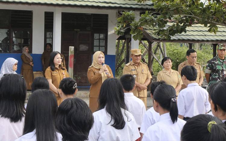 Pj Bupati Pulpis Minta ini Kepada Tenaga Pendidik dan Pelajar Demi Terwujudnya Generasi Emas 2045