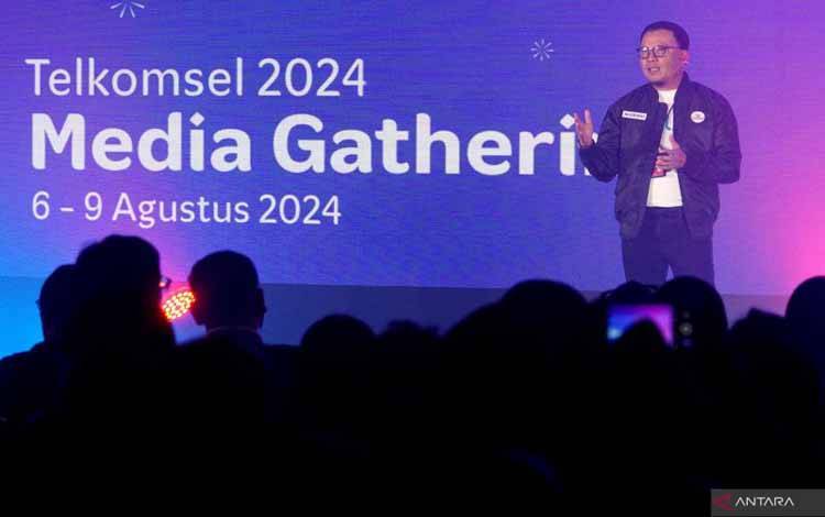 Direktur Utama Telkomsel Nugroho memberikan sambutan saat kegiatan Media Update Telkomsel pada Media Gathering Nasional 2024 di Kantor Telkom Smart Office Jakarta, Rabu (7/8/2024). ANTARA/Naufal Ammar Imaduddin