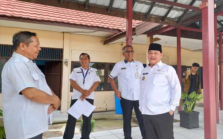 Bupati Kotawaringin Timur Halikinnor meninjau bakal Kantor BNNK, Rabu, 7 Agustus 2024. (FOTO: DEWIP)