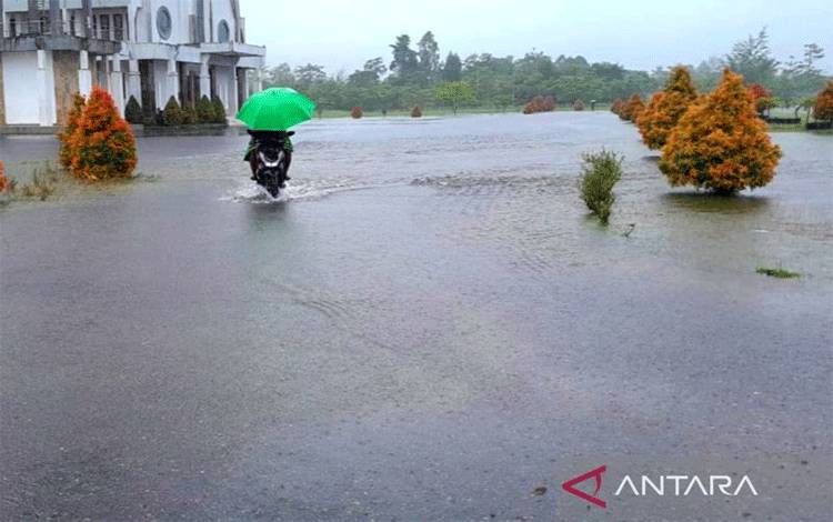 BMKG: Waspada Potensi Hujan Deras Disertai Angin Kencang, 7 Kabupaten di Kalteng Termasuk