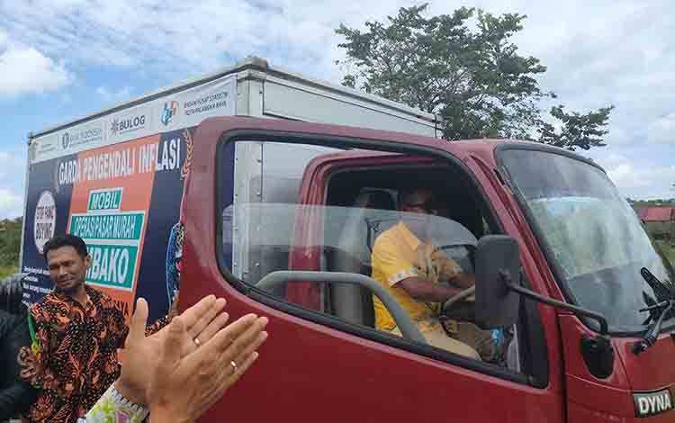 DPKUKMP Palangka Raya Luncurkan Mobil Truk Box Operasi Pasar Murah Sembako untuk Masyarakat