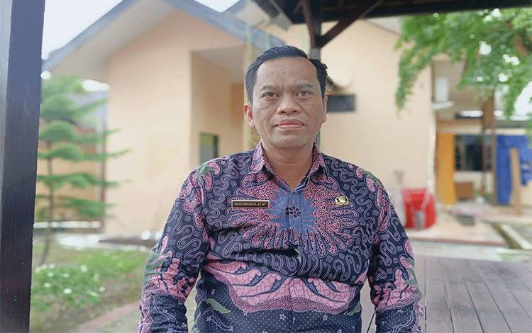 Kepala Bidang Cipta Karya, Micky Prasetia usai diwawancara (FOTO : RETHA*?