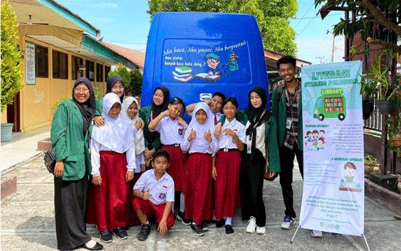 KKN Kelompok 93 IAIN Palangka Raya-Dispursip Kalteng Kunjungi Sekolah Wujudkan Generasi Cerdas Literasi