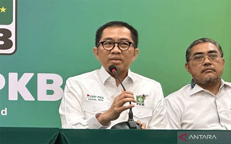 Ketua Steering Committee (Komite Pengarah) Muktamar Partai Kebangkitan Bangsa Faisol Riza saat memberikan keterangan pers di Kantor DPP PKB, Jakarta, Jumat (9/8/2024). (ANTARA/Rio Feisal)