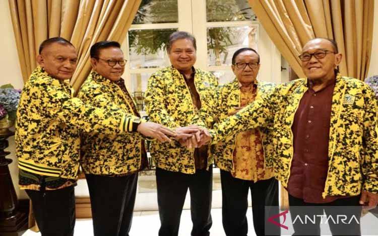 Airlangga Mundur, Agung Laksono Tegaskan Tak Ada Tekanan Partai