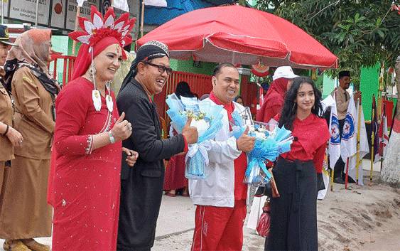 Disdik Kotim Apresiasi Karnaval SMPN 1 Sampit