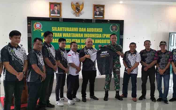 Kodim 1012 Buntok Bersama PWI Barsel Gelar Audensi Pererat Tali Silaturahmi