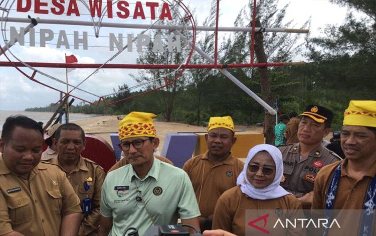 Menteri Parekraf Komitmen Bantu Pariwisata Penajam daerah Mitra IKN