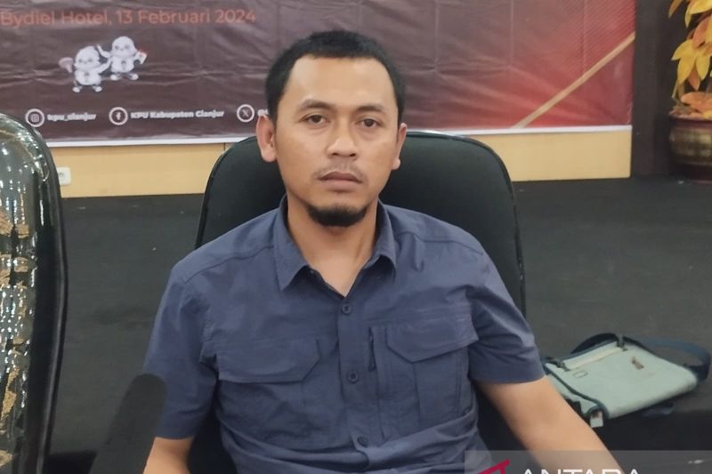 Komisioner Komisi Pemilihan Umum Kabupaten Cianjur, Jawa Barat, Divisi Perencanaan, Data dan Informasi, Rustiman.(ANTARA/Ahmad Fikri). (Ahmad Fikri)