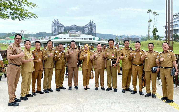 Pj Bupati Kapuas Terima Pengarahan Jokowi di IKN