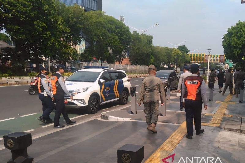 Patroli Satpol PP untuk Tertibkan Parkir Liar di Matraman