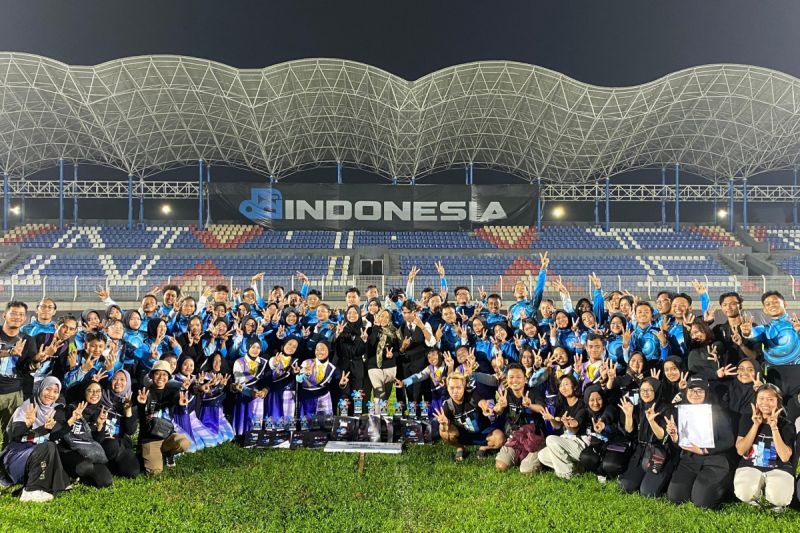 Marching Band UNS pada ajang Indonesia Drum Corps International 2024 di Stadion Benteng Tangerang, Banten, beberapa waktu lalu. ANTARA/HO-Humas UNS