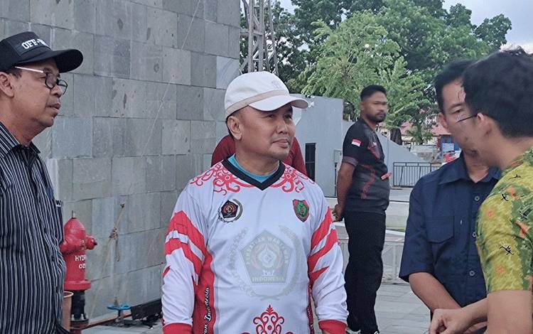 Sugianto Sabran Tinjau Progres Renovasi Bundaran Besar Palangka Raya