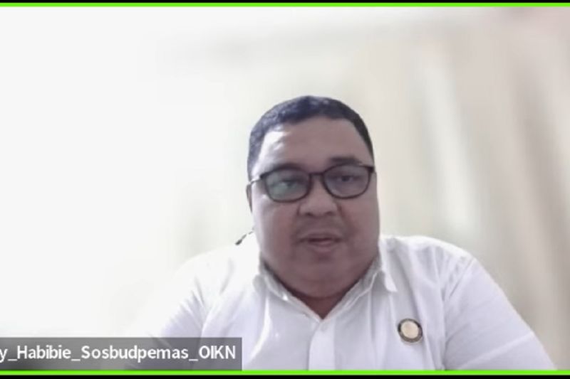 Tangkapan layar - Analis Kebijakan Ahli Madya Direktorat Pelayanan Dasar Kedeputian Bidang Sosial, Budaya, dan Pemberdayaan Masyarakat OIKN Jacky Habibie dalam seminar daring di Jakarta, Selasa (13/8/2024). ANTARA/Aji Cakti
