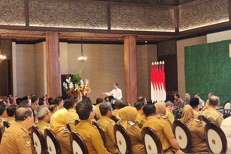 Jokowi Sebut Aroma Kolonial Masih Terasa di Istana Kepresidenan Jakarta