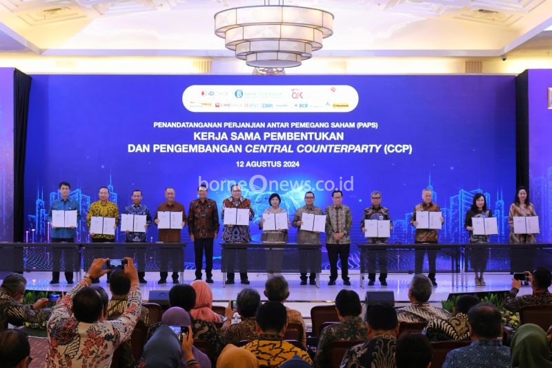 PT Kliring Penjaminan Efek Indonesia (KPEI) bersama Bank Indonesia (BI), PT Bursa Efek Indonesia (BEI), serta delapan perbankan di Tanah Air melakukan Perjanjian Antar Pemegang Saham (PAPS) di Jakarta, Selasa. (13/08/2024). (KPEI)