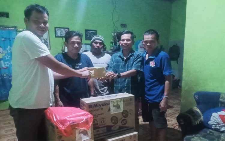 Ketua Dusmala Berikan Bantuan untuk Penyelenggaraan Festival Nariuk di Desa Pulau Patai