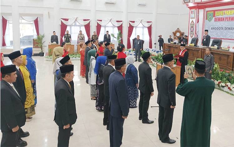25 Anggota DPRD Barito Selatan Terpilih Periode 2024-2029 Resmi Dilantik