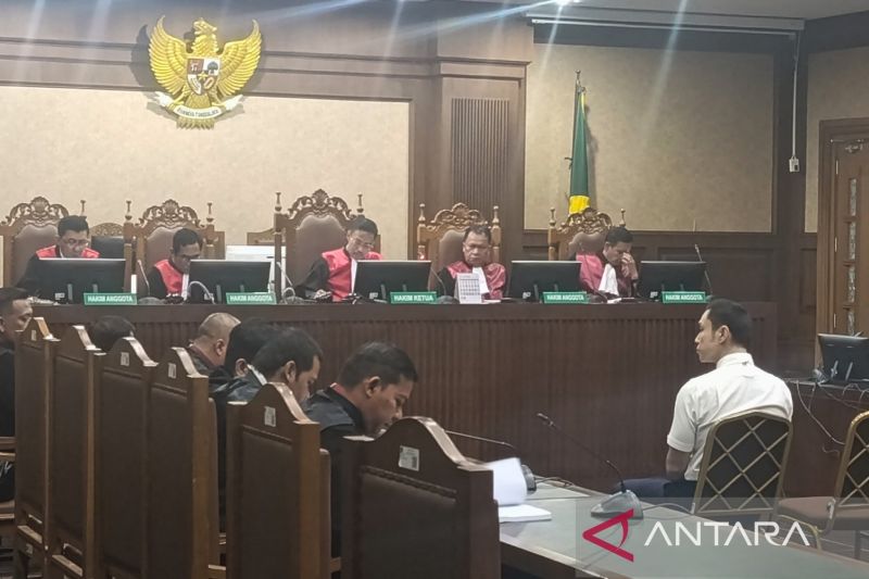 Harvey Moeis didakwa rugikan negara Rp300 triliun dalam korupsi timah