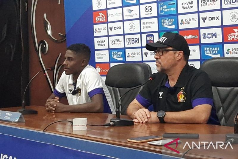 Pelatih Persik Kediri Marcelo Rospide di Kediri, Jawa Timur. ANTARA/ Asmaul