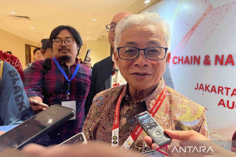 Kepala SKK Migas Dwi Soetjipto menjawab pertanyaan awak media di sela Supply Chain & National Capacity (SCM) Summit 2024, di Jakarta Convention Center (JCC), Senayan, Jakarta, Rabu (14/8/2024). ANTARA/Harianto