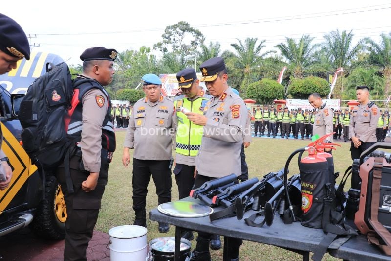 Kapolda Jambi Irjen Pol Rusdi Hartono mengecek kesiapan polres untuk pengamanan Pilkada 2024, Rabu (14/8/2024). ANTARA/HO-Polda Jambi