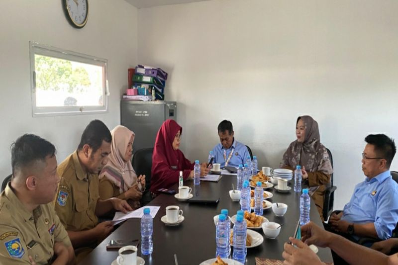 Rapat penyusunan nota kesepahaman terkait risiko hukum pengelolaan anggaran antara DPRD Sulbar dan Kejaksaan Tinggi Provinsi Sulbar. (ANTARA/HO/Istimewa)
