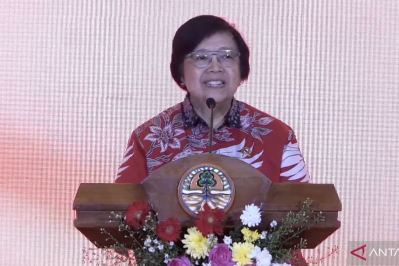 Tangkapan layar - Menteri LHK Siti Nurbaya dalam Pemberian Penghargaan Teladan Wanalestari Tingkat Nasional 2024 di Jakarta, Kamis (15/8/2024). ANTARA/Prisca Triferna