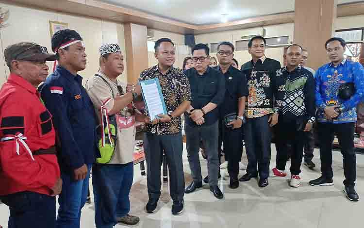 Begini Tanggapan DPRD Barito Timur Terkait Tuntutan Wartawan dalam Aksi Damai
