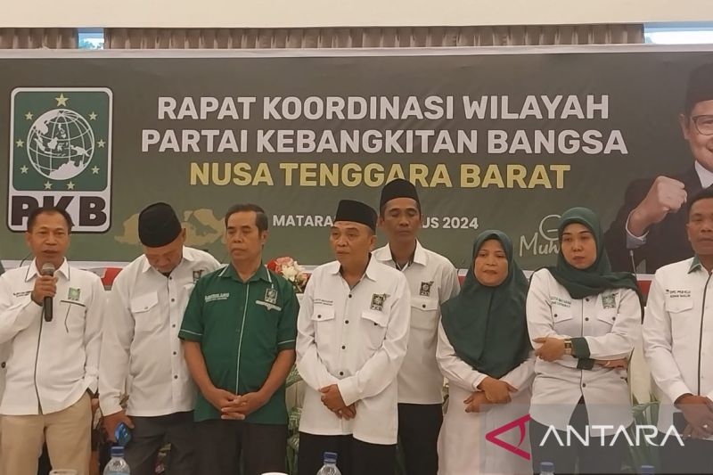 Para pengurus Dewan Pimpinan Cabang (DPC) Partai Kebangkitan Bangsa (PKB) di Nusa Tenggara Barat (NTB) menyatakan dukungan terhadap Muhaimin Iskandar menjadi Ketua Umum PKB di Muktamar VI di Bali. Hal disampaikan pada dalam rapat koordinasi wilayah PKB NTB yang digelar di Kota Mataram, Kamis (15/8/2024). ANTARA/Nur Imansyah.