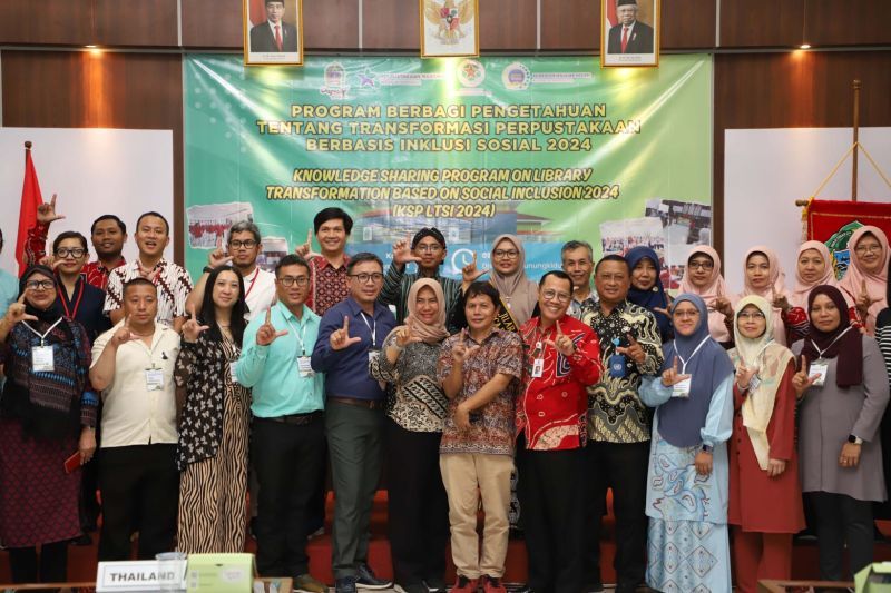 Kunjungan delegasi Colombo Plan untuk melihat praktik baik Transformasi Perpustakaan Berbasis Inklusi Sosial (TPBIS) di Gunungkidul, DIY, Kamis (15/8/2024). (ANTARA/HO-Perpusnas)