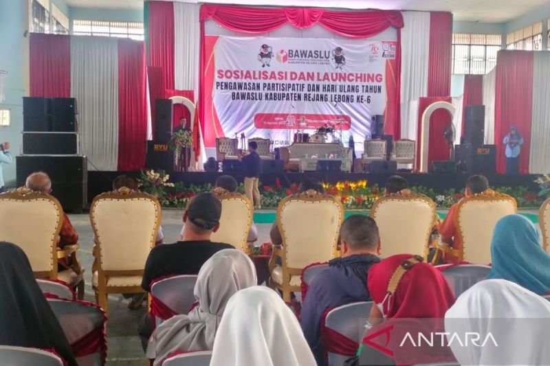 Launching pengawasan partisipatif dan HUT Bawaslu ke 6 yang digelar Bawaslu Kabupaten Rejang Lebong di GOR Curup, Kamis, (15/8/2024). ANTARA/Nur Muhamad