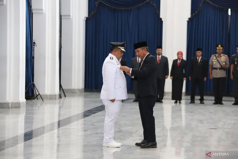 Pelantikan Dedy Supriyadi sebagai Penjabat Bupati Bekasi