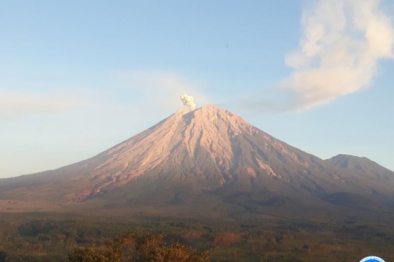 Erupsi Gunung Semeru Terjadi Dua Kali pada Jumat Pagi