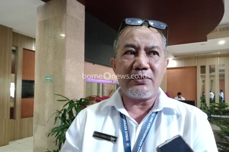 Sekretaris Dinas Kependudukan dan Pencatatan Sipil (Dukcapil) Kota Mataram H Lalu Ahmad Gunadi. (ANTARA/Nirkomala)