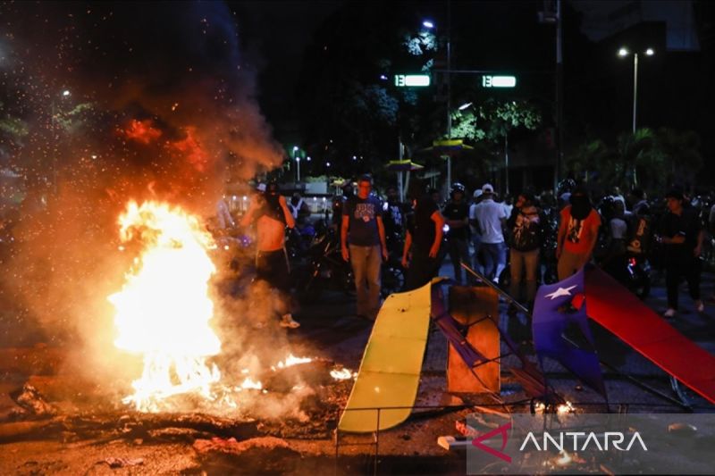 Usulan Pemilihan Umum Baru di Venezuela, Krisis Semakin Memburuk