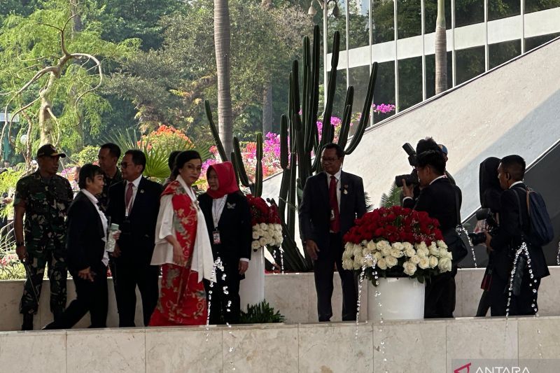 Sri Mulyani Kenakan Kebaya Merah Putih di Sidang Tahunan MPR