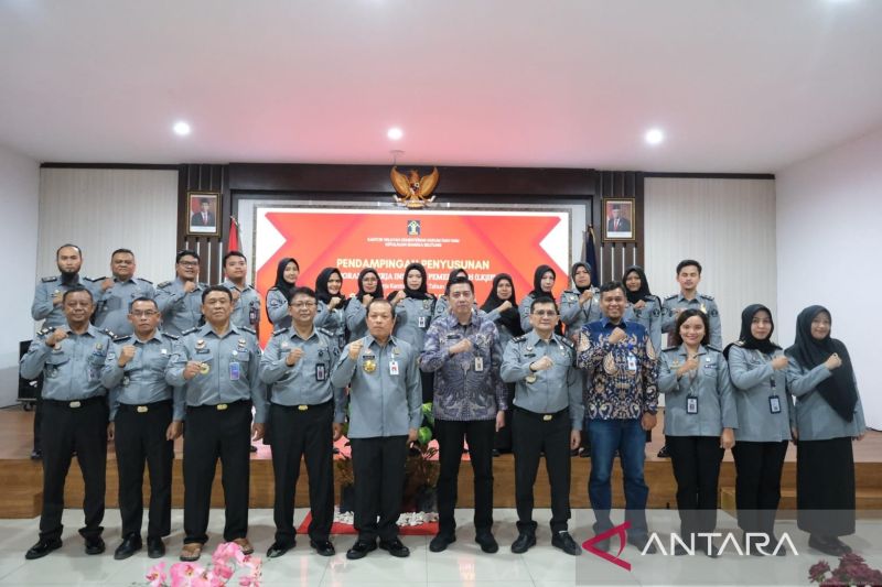 mendampingi Unit Pelaksana Teknis Pemasyarakatan dan Imigrasi dalam menyusunLaporan Kinerja Instasi Pemerintah (LKJIP) di Pangkalpinang, Jumat (ANTARA/HO-Kanwil Kemenkumham Babel)