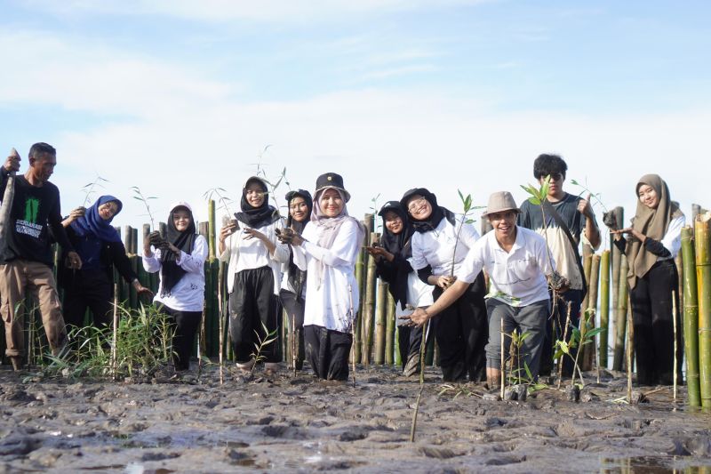 Mahasiswa penerima program Beasiswa Pertamina Sobat Bumi tahun 2024. ANTARA/ Ho- Pertamina.