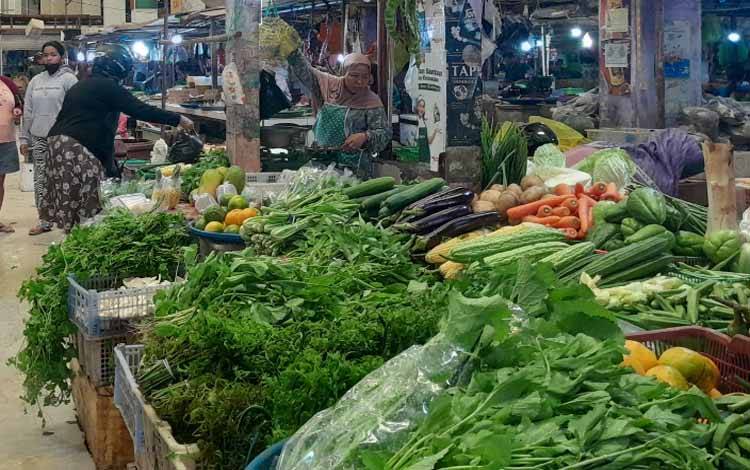 Hasil pertanian berupa sayuran yang diperjual belikan di Pasar Kahayan Kota Palangka Raya (Foto:MARINI)