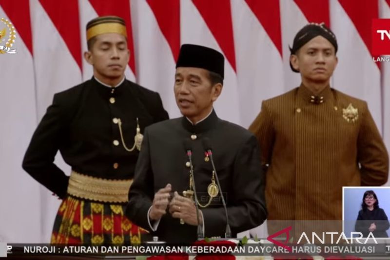 Tangkapan layar - Presiden Joko Widodo didampingi Wakil Presiden Ma'ruf Amin menghadiri Sidang Tahunan MPR RI dan Sidang Bersama DPR RI dan DPD RI Tahun 2024 di kompleks parlemen Senayan, Jakarta, Jumat (16/8/2024). ANTARA/YouTube/DPR RI/Mentari Dwi Gayati