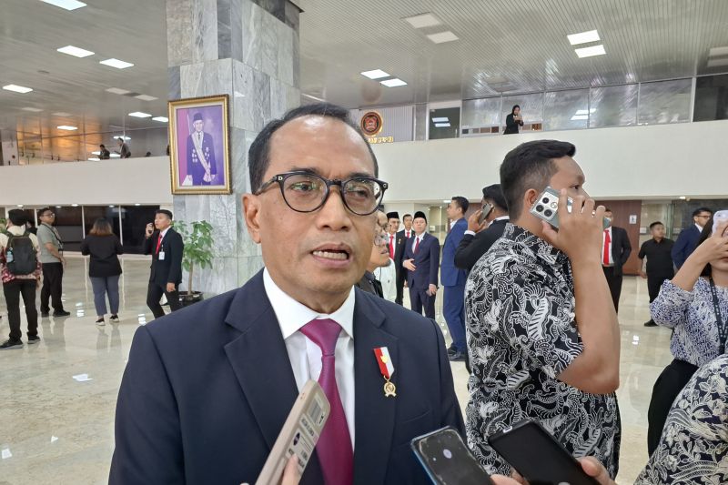 Menteri Perhubungan Budi Karya Sumadi di sela- sela Sidang Tahunan MPR RI-Sidang Bersama DPR RI dan DPD RI di Jakarta, Jumat (16/08/2024). (Antara/ Muhammad Heriyanto)