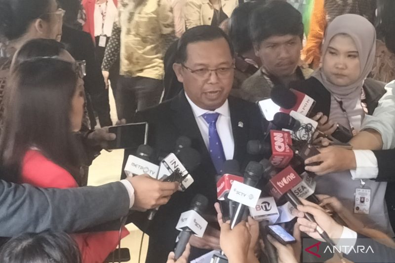 Anggora DPR sekaligus Ketua DPP Partai Demokrat Herman Khaeron di gedung DPR RI, Jumat (16/8/2024). ANTARA/Walda Marison