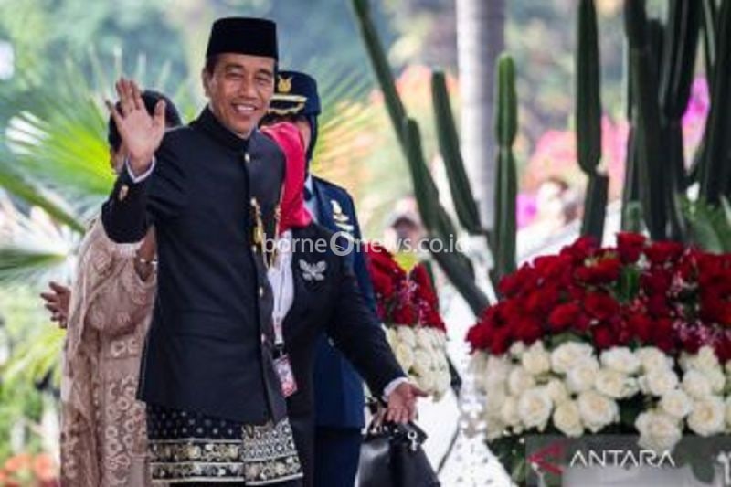 Tangkap layar Presiden Joko Widodo dan Iriana saat menghadiri Sidang Tahunan MPR dan Sidang bersama DPR dan DPD Tahun 2024 Komplek Parlemen Senayan Jakarta, Jumat (16/8/2024). (ANTARA/Mentari Dwi Gayati.)