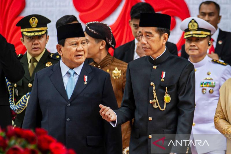 Presiden Jokowi menuju IKN untuk apel kehormatan dan renungan suci